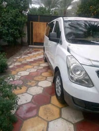 ستاركس موديل ٢٠١٢ مفتوح بيها تقشير بسيط والباقي كفاله كير ومحرك حداديه...