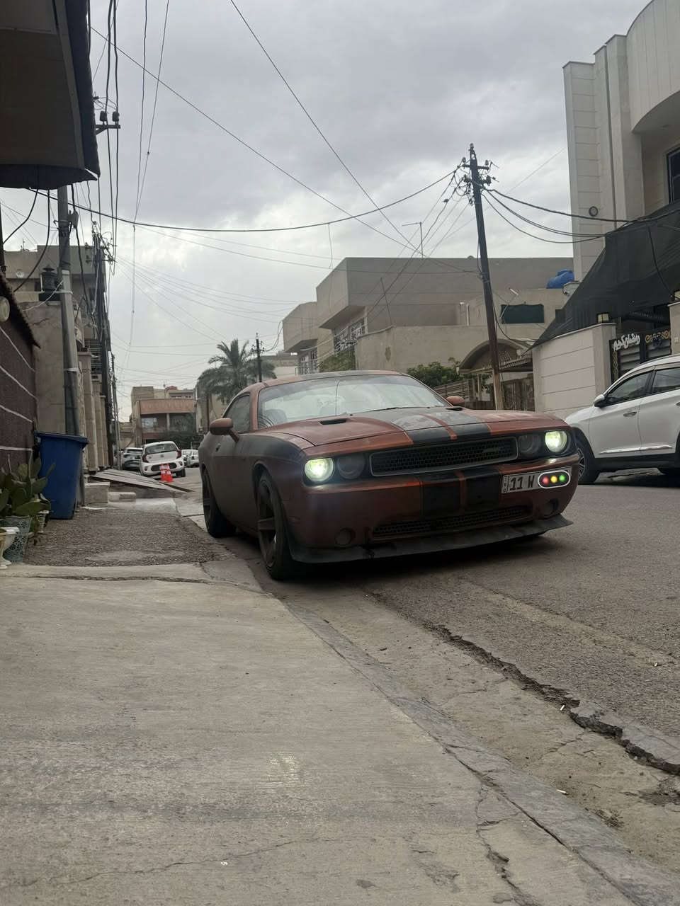 السلام عليكم
للبيع فقط 

جالنجر 2011  V6  3600cc

رقم بغداد الجديد باسمي 

سنويه لحد 2030  هزه شهر 10/2026

وارد كندي قطعتين بدون ايرباك 

مواصفات 

بصمه ،، دخول ذكي ،، شاشة ،، كشنات جلد 

عليها مكينه مال 2018 جديده 

كير بي صوت بولبرن 

صدر خلفي امامي نص عمر 

بيها داينموا ،، راديتر ،، فلنجات امامي خلفي مال كصه 
ويل نجمه خسفه قويه حجم 20 

عليها عدسات زرع 300 $

السعر 8500 $  (( 85 ورقه )) بيها مجال قليل 

السياره عندي 4 سنين خير من الله 

مكاني بغداد 

***********
