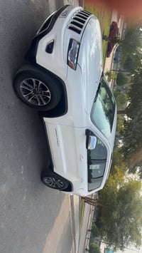 جيب شيروكي 2014 أمريكي رقم بغداد الدولي بسمي  محرك 6 سلندر 3600 ماشية ...