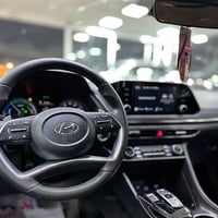 🫆 سعر مناسب اسم السيارة :هونداي سوناتا  الفئة : هايبرد (كهرباء - بانزي...