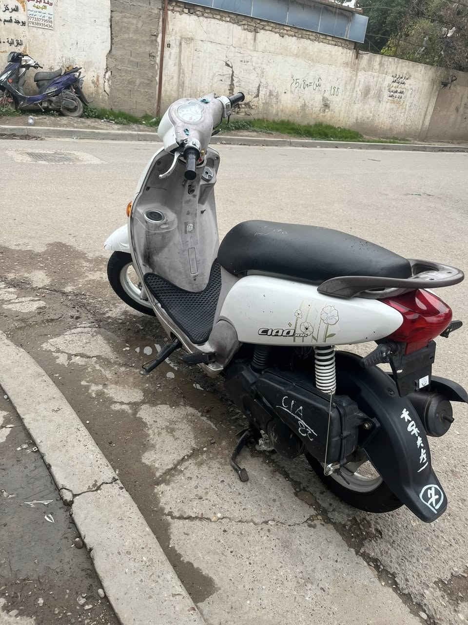 السلام عليكم دراجه فله نضيفه لي نقص مابيه أوراق كامله دراجه نضيفه كلش السعر 700المكان بغداد العزابيه ***********
