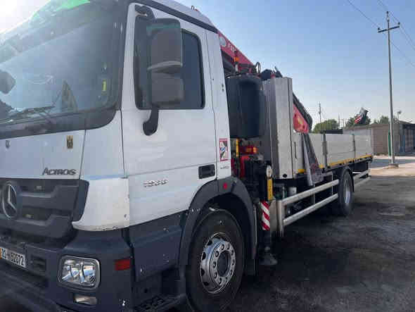 سلام عليكم هياب 2009كرين 2011 كرين 10tفول سيفتي كنتلور ريموت فول سيفتي شهايد ايتيو طول البدي 6وربع  تخم  تايرات كير مكينه كله جديد قير متواجد عل فيس 
هاتف 
٠‭٧٨٦ ٢٥٤ ٢١٥٤‬
