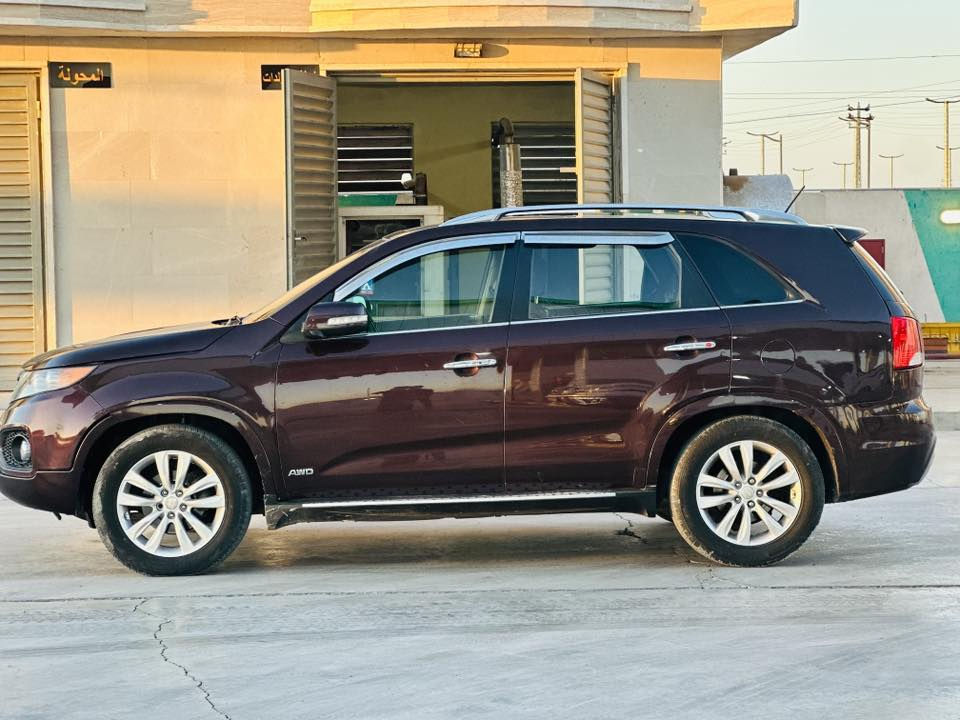 السلام عليكم. للبيع. سورنتو. موديل 2012.
رقم بغداد الدولي. تحويل مباشر 

فول مواصفات sx. محرك V6 
بانوراما. بصمه.  مري شفط. كشنات كهرباء  بصمه ابوب. دفع رباعي. مانع انزلاق.   
  
بيه صبغ 3 قطع بدون دواخل. 

المكان: الانبار الكرمه قرب جنسيه
السعر:133 
رقم الهاتف:***********
