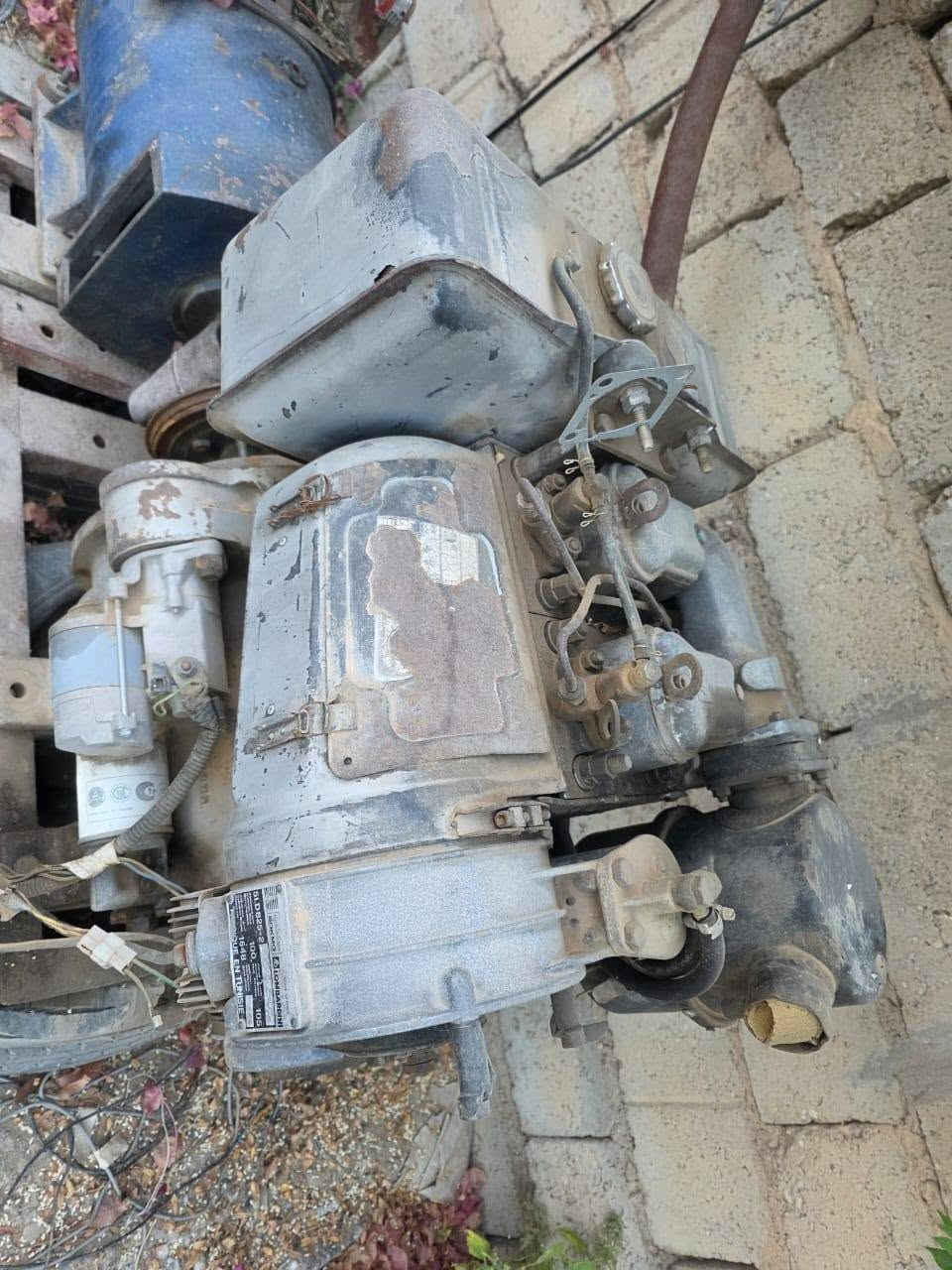 السلام عليكم مولد للبيع دويز تونسي اثنين بستم شغال راس توليد سبعة ونص كيفي لا صرف ولا بخار ***********
