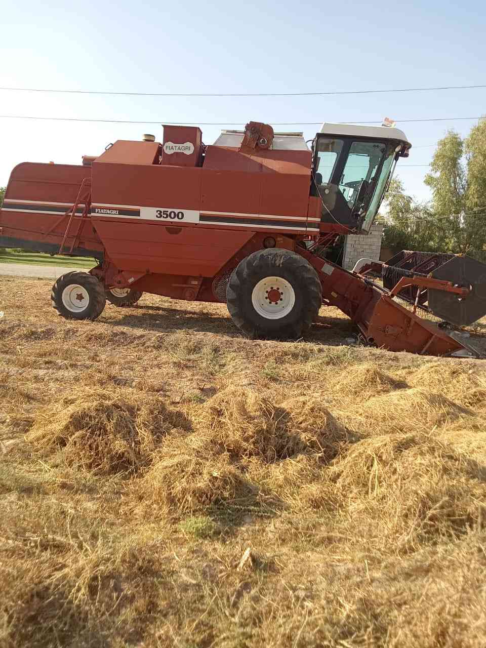 #مگلف #بالنشر.  السلام  عليكم للبيع دراسه لافرده  مكفوله كفاله عامة على وضع الشركة كلها بلادي شرط لا كسر ولا لحيم مكينة ستندر بم ونوزل عليها ادامه كاملة تايرات جدد تبريد شغال شرط بوجهك للحصاد ماتحط عليها ربع حاصدة مال جناي موديل2005  المكان صلاح الدين #الضلوعية ‭٠٧٨٢ ٥٢٢ ٧٧٥٩‬///‭٠٧٧١ ٧٣٣ ٨١٥٢‬
