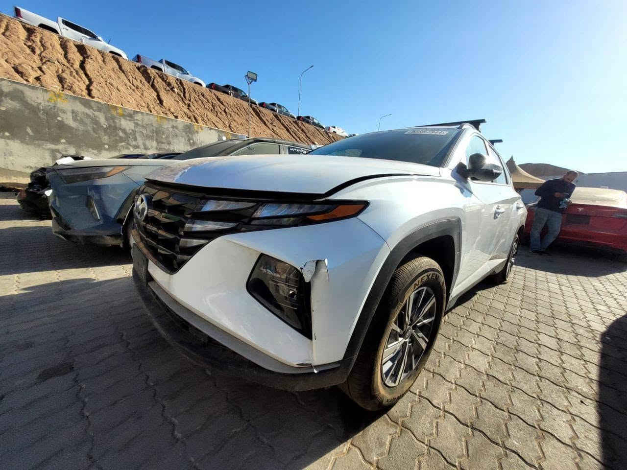 هايبرد 2023 للبيع السياره حادث باب خلفي يمنه ونص باب الصدر ماشيه ٥٠ الف كيلو باقيه على الصبغ فقط رقم بغداد بسمي العطيفيه الكاظميه ١٧٥ ورقه 
***********

