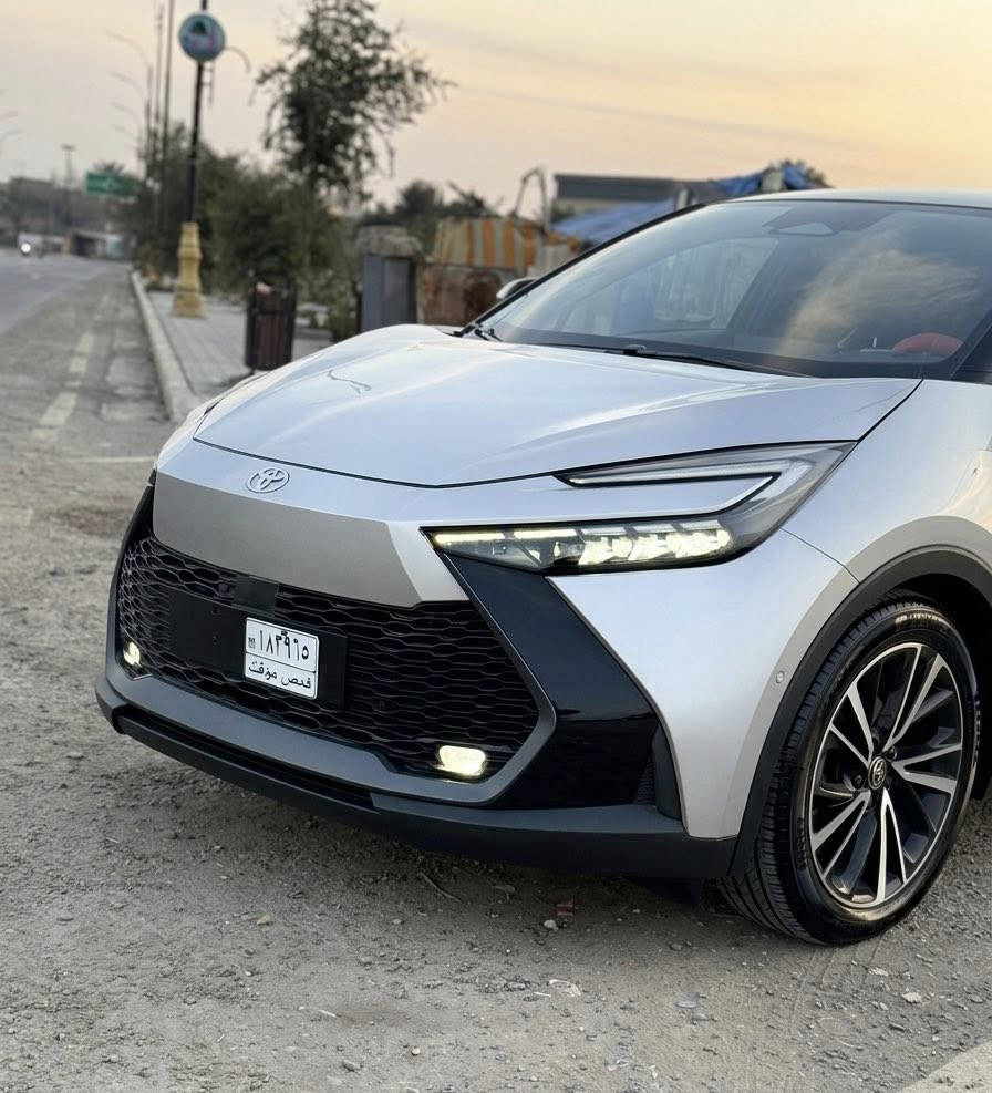 السلام عليكم ورحمة الله

🔥 قطعة نادرة للبيع 🔥

Toyota C-HR 2024 Hybrid
هايبرد – فول مواصفات / أعلى فئة

السيارة مخنّكة خنك مواصفات ومن أندر المواصفات بالسوق.

المواصفات: بنورما
 • تشغيل بصمة + بصمة أبواب
 • شاشة كبيرة 12 إنج تدعم جميع الميزات ومنها Apple CarPlay
 • إضاءة داخلية محيطية 64 لون
 • 5 كامرات محيطية 360°
 • 6حساسات أمامية +6حساسات خلفية
 • رادارات محيطية تنبيه من جميع الجهات
 • نظام فرملة تلقائي أمامي وخلفي
‏ • Auto Park صفط ذاتي (السيارة تصفط وحدها)
 • قيادة شبه ذاتية
 • أنظمة قيادة متعددة: Sport / Eco / Normal
 • كشنات رياضية نوع GEMS
 • هيترات كشنات (تدفئة مقاعد)
 • مستشعر تركيز السائق وتنبيه عند عدم الانتباه
 • دبل جام بلورايد عزل عالي وهدوء داخل السيارة
 • جنطة كهرباء
 • نظام صوت فاخر JBL
 • ويل كب رياضي قياس 19
 • لون برونزي تو كلر مميز
 • مرايا شفط مع إشارات
 • إضاءة ترحيبية عند الاقتراب من السيارة
 • لايت أمامي خمس عدسات + باك لايت LED
 • مقابض أبواب لمس
 • شحن موبايل لاسلكي سريع

ملاحظة:
السيارة حادث خفيف بالنيد فقط وتم تصليحه وصبغه.
شرط بدون دواخل – جميع الايربكات سليمه
السعر 195 
***********

💰 السعر:195 قابل للنقاش للجادين
