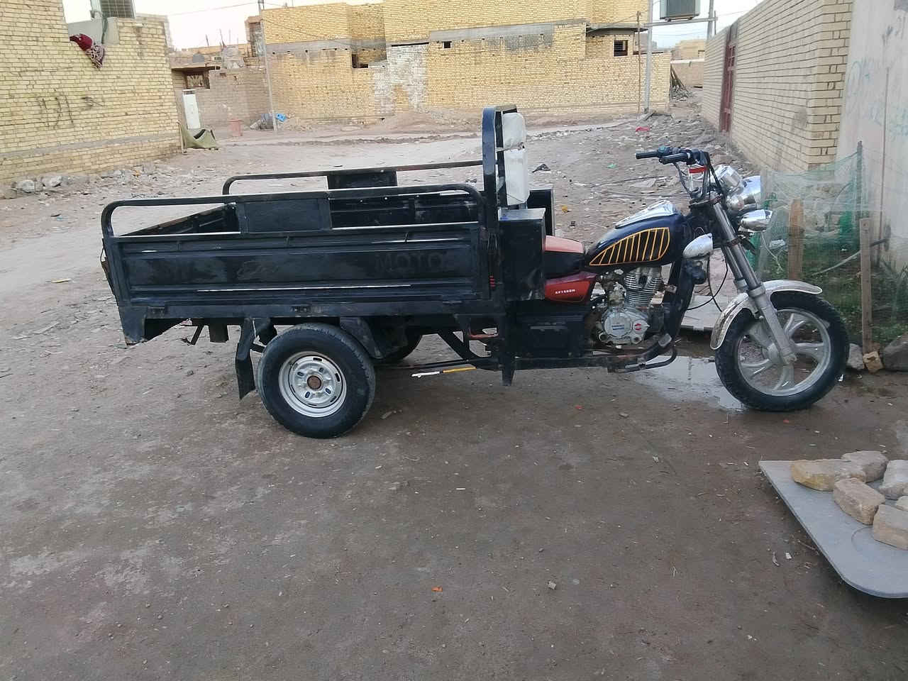 الاتصال على الرقم
***********
بيه وات شاب
الموديل 20
السعر 1350
وبيها مجال 
واوراقها اصوليه
