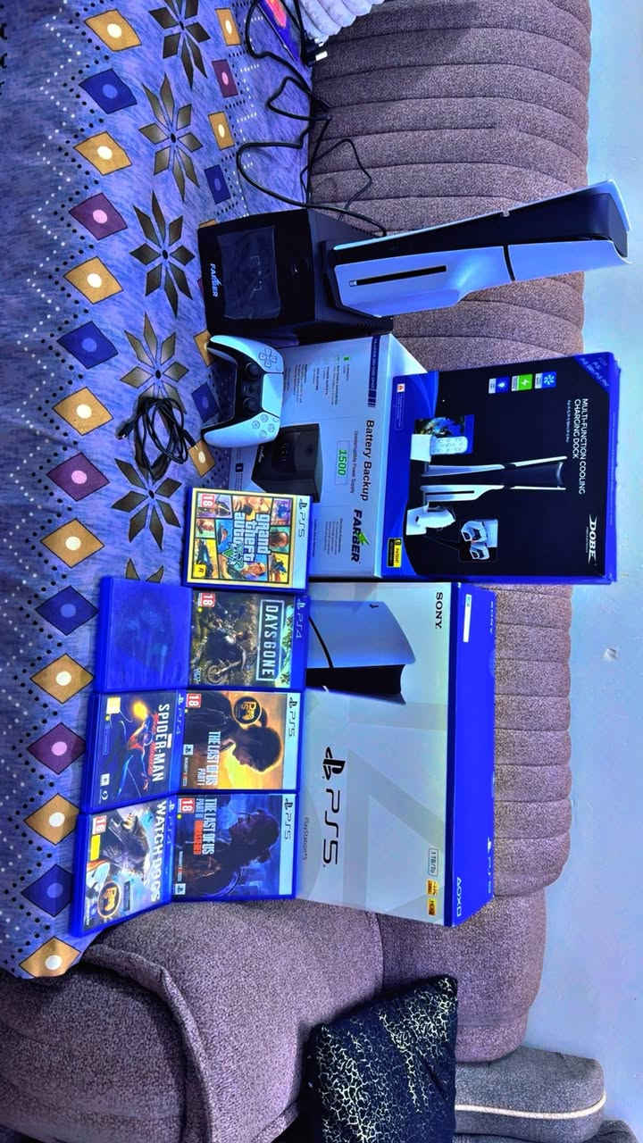 بلي فايف سليم نضافه مية بالميةسعره ٨٥٠ويا كافه ملحقاتهً مكاني الدوره ابو دشير للاستفسار الاتصال ع هذا الرقم ***********
