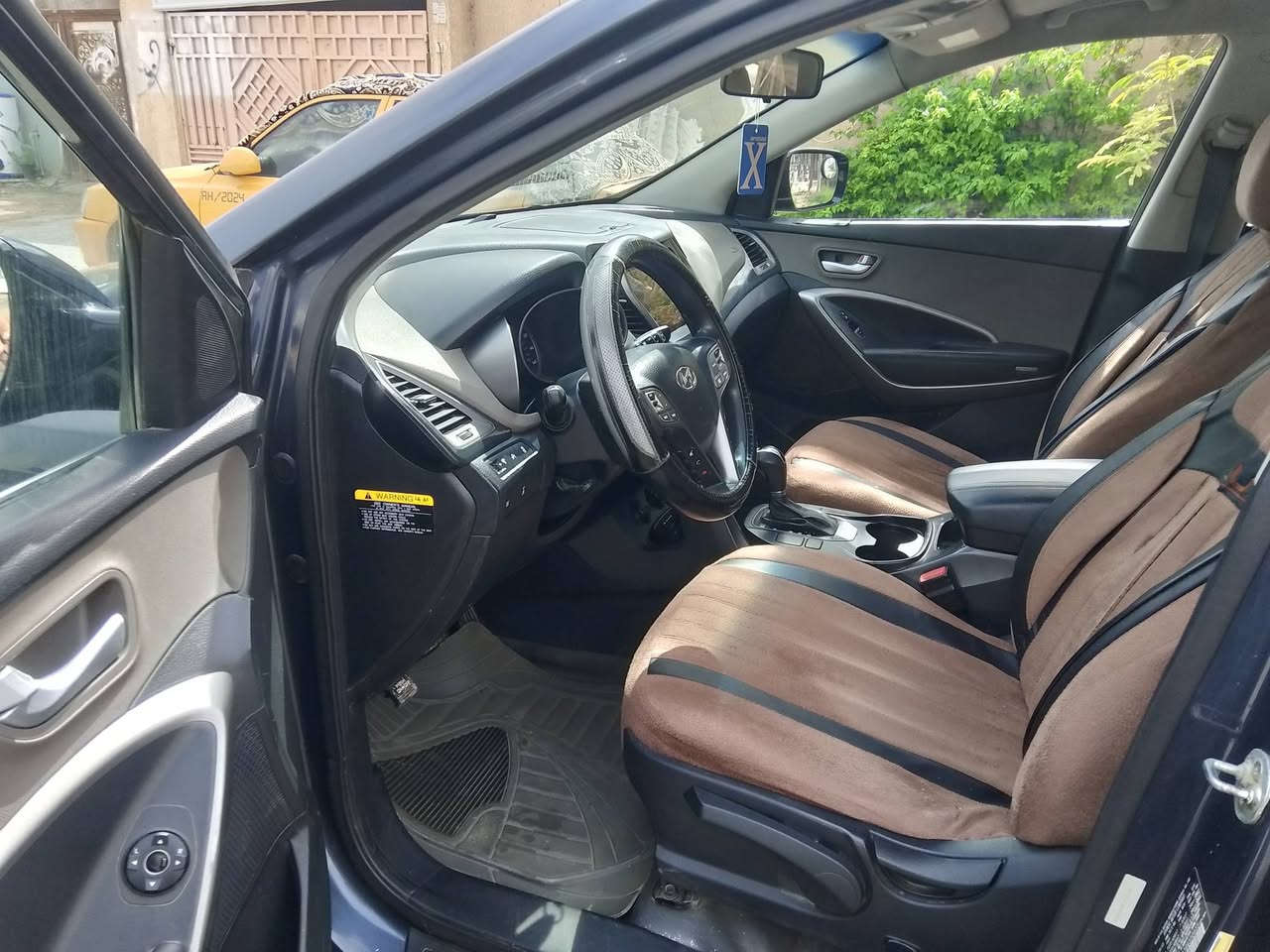 السلام عليكم سياره سنتافي موديل 2016 وارد امريكي حادثه من امريكا ثلاث قطع شاملغ وبيبن محرك كير تبريد حداديه كفاله سعر السياره 128 وبيها مجال بسيط العنوان كربلاء ورقم الهاتف***********
