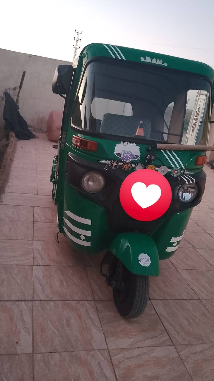 سلام عليكم تكتك 21 شهر 11 تكتك محرك مفتوح كشره بيها لغد تكتك جاهزه تكتك تخم تايرات رقم نكليزي رقم ميسان سنويه تحويل ثاني يوم بسمي  مكان العماره  سعر 7500 و بيها  مجال قليل  رقم ***********
