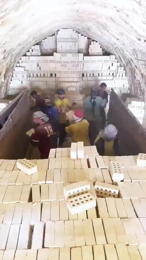 طابوك جمهوري   واحد عله واحد 1⃣ ‏‪***********‬‏/‏‪***********‬‏ نسبت  الملاح  20٪
