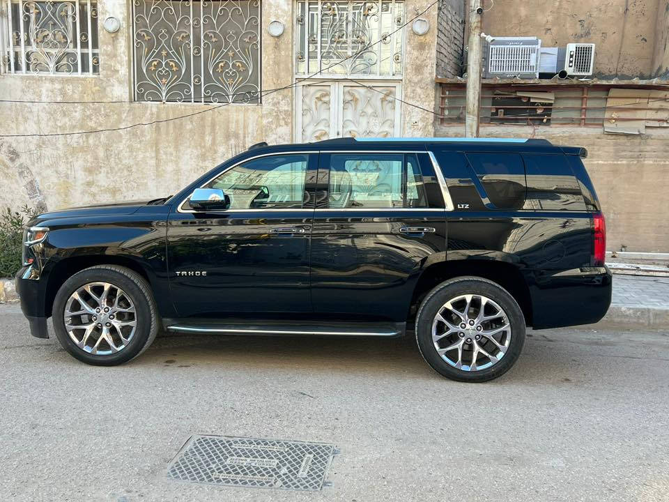 السلام عليكم
تاهو ltz خليجي ٢٠١٧ فول مواصفات 
كير محرك بشرط جديد مكفول 
سنوية لغاية ٦ / ١١ / ٢٠٢٨ بسمي رقم بغداد دولي 
ماشية ٧٣ الف 
سلايت 
كشن جلد تدفئة تبريد بالكشن داخل قرميدي 
كشن هزاز 
قاصة 
ثلاجة 
رادار بالمري 
ويل كروم ٢٢ 
حسام امامي خلفي 
جنطة كهرباء 
دبل بصمة 
سقف DVD
كامرة 
استيرن كهربائي 
السيارة مغلفة ppf بالكامل ابو الضمان عشر سنوات قيمتة ٢٠ ورقة 
السيارة حيل جديدة كفالة عامة فقط شخط اربع أصابع بالباب خلف السائق الباقي كفالة 
السعر ٤٠٥ وبيها مجال بسيط 
***********
