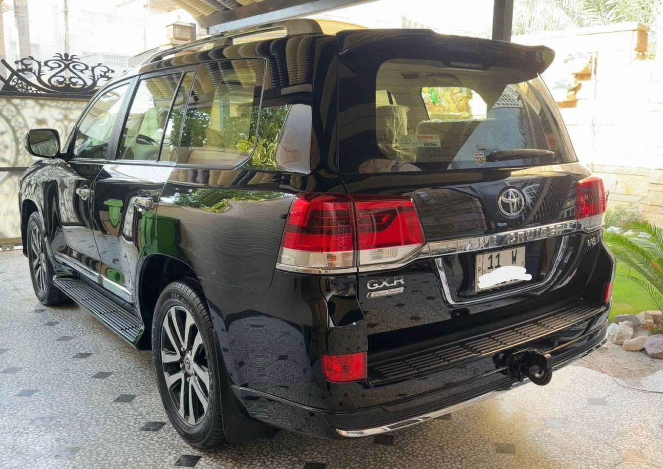 سلام عليكم لاندكروز 2019 بريم اصل v6فول 1/1ماشيه 95جديده مكفوله من صبغ وتبديل فقط بارد قليل  مغلفه ppfبالكامل بسمي تحويل ثاني عنواني بغداد *********** بغداد, العراق
