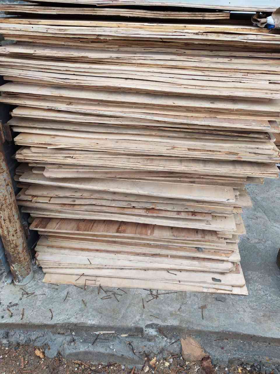 معاكس قياس 110x110 مربع مفصخ ومنضف بدون بسامير السمك 14ملم و12ملم العدد 100 قطعه سعر الوحده 3الاف مطروح مكاني بغداد مدينه الصدر ***********
