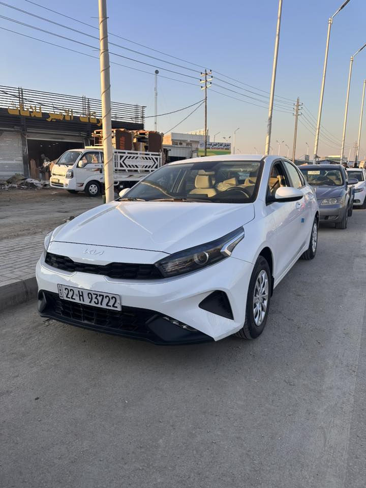 كيا سيراتو موديل 2024 
محرك 2000
ماشيه 16 
مكفوله  
سعر 188 
***********
***********
