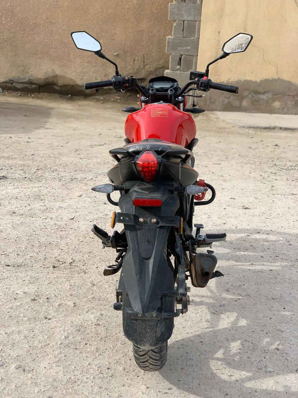 ماطور  QJ كيوجي
اللون احمر 
المحرك 150
مابيها نقص 
كهربائيات شغاله كامل 
الدراجه بدون ارقام وبدون كمرك 
دراجه جديده ونضيفه 
مكفوله من ناحية السرقه بشكل عام 
السعر مليون و ميه الف عراقي 1100
الرقم 
***********
***********
متواجد فقط رقم اتصال او واتساب
