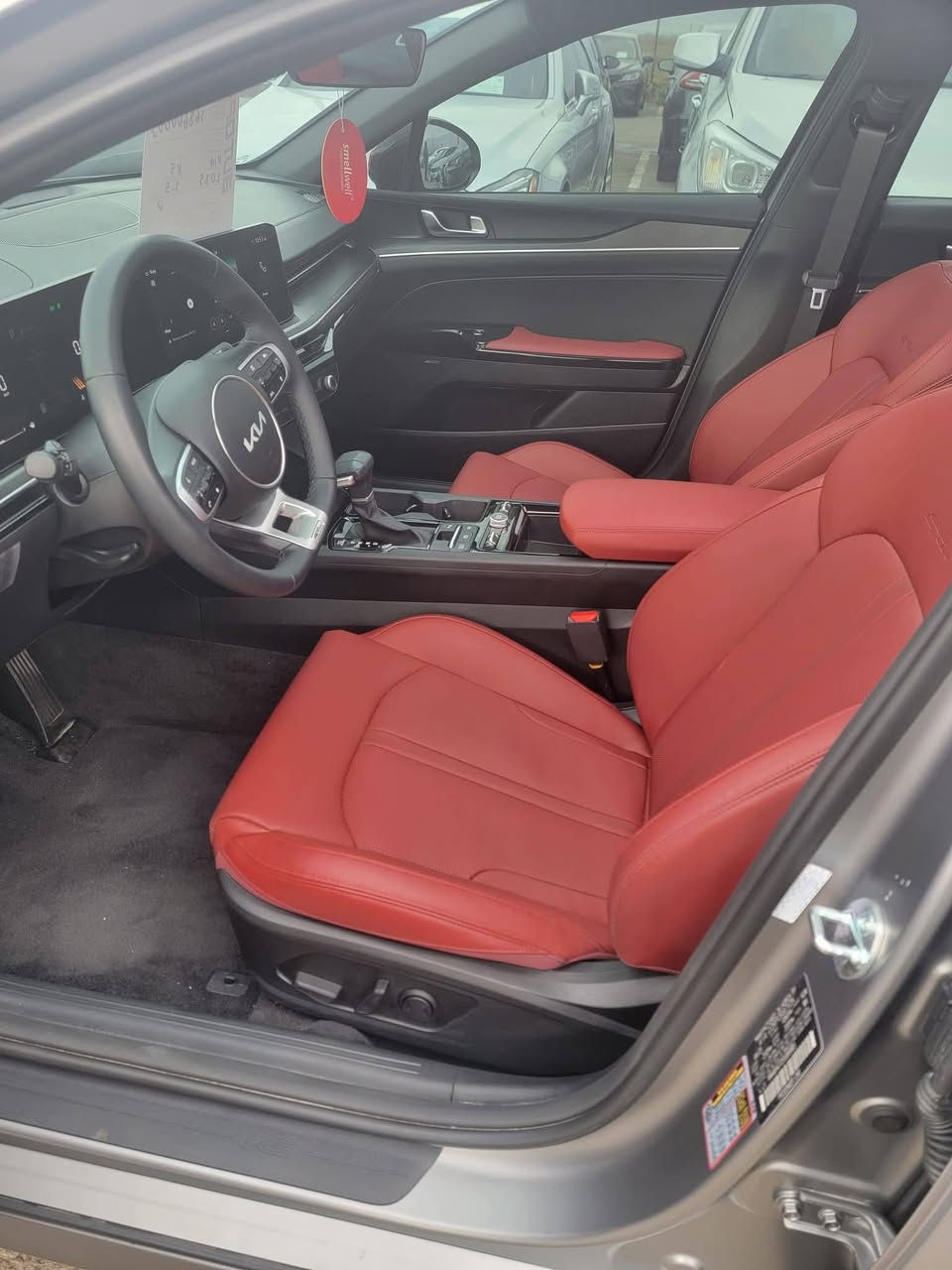 السيارة للبيع من جورجيا تبليسي العاصمة الجورجية 🇬🇪 
كيا K5 موديل 2025 جي تي لاين، 
المسافة المقطوعة 20الف 
السيارة بحالة ممتازة 
المعروضة بالسعر جورجيا 148ورقة


**إذا كنت صاحب هذا الإعلان وتريد حذفه لأي سبب، رجاءا أرسل رسالة إلى الدعم الفني**