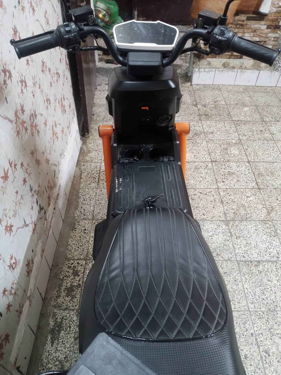 دراجه شحن  للبيع خمس بطاريات جديده شحن وبايدر السعر  900بيها مجال جديده صار يومين من اخذتهه الي يريد يشتري يتواصل وياي تواصل على الفيس وماسنجر


**إذا كنت صاحب هذا الإعلان وتريد حذفه لأي سبب، رجاءا أرسل رسالة إلى الدعم الفني**