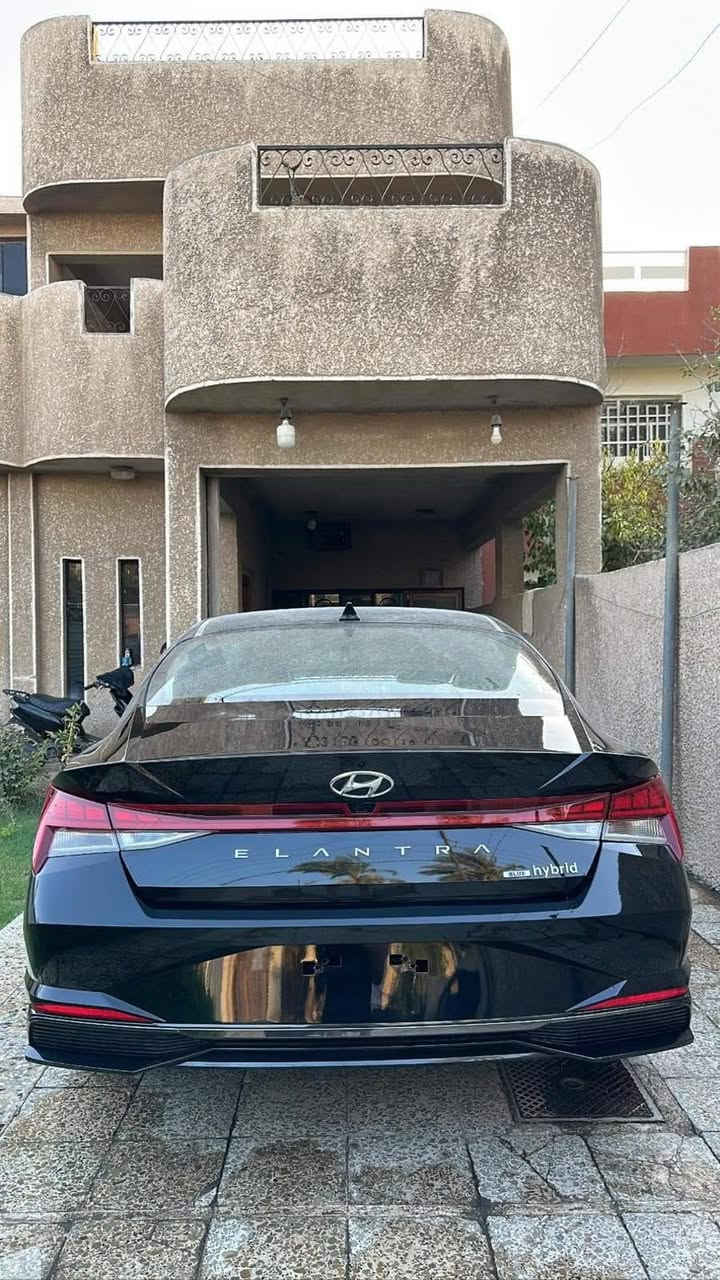 النترا 2022 هايبرد سوداء اللون
سيارة اقتصادية وحلوة ومرتبة مال بيت

المواصفات ( 4 بصمات تشغيل وفتح ابواب وفتح صندوق - توقف ذاتي امامي وخلفي - تشغيل عن بعد - مانع انزلاق - حساسات امامية وخلفية - تحكمات استيرن فول - تدفئة المقاعد الامامية - تبريد وتدفئة خير من الله - ٣ مستويات قيادة نورمال و سبورت و سمارت - بلوتوث - شاشة كبيرة - مخارج يو اس بي - ماشية 46,500 كيلو قابل للزيادة)

الضرر ( الجاملغ الخلفي عكس السائق بأمريكا - جاملغ خلفي خلف السائق و باب بالعراق - رصعة هلالية فوك التاير الامامي - جاملغ خلفي خلف السائق شي بسيط)

سعرها 140 وبيها مجال ان شاء الله ولوما مضطر على البيعة ما ابيع لان عندي ظرف مديون لاجل عملية واريد اوفي ... والا ما ابيعها لان سيارة مرتبة وبالعافية على الي ياخذها 

مكان السيارة بغداد - العطيفية - المنصور

للتواصل فيس بوك + واتساب *********** بغداد, العراق
