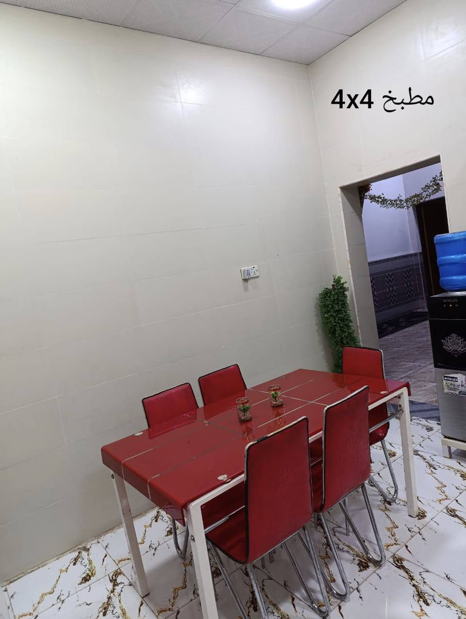 بيت للبيع حي العباس بناء جديد 2022 
مساحه 125 متر شوارع تبليط خدمات كامله
البيت على ساحه مفتوحه موقع كلش حلو 
الشراي يتصل ع الرقم *********** ويدلل
