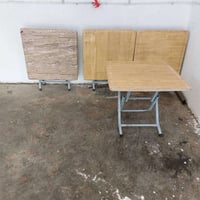 ميز طعام • ٤ قطع