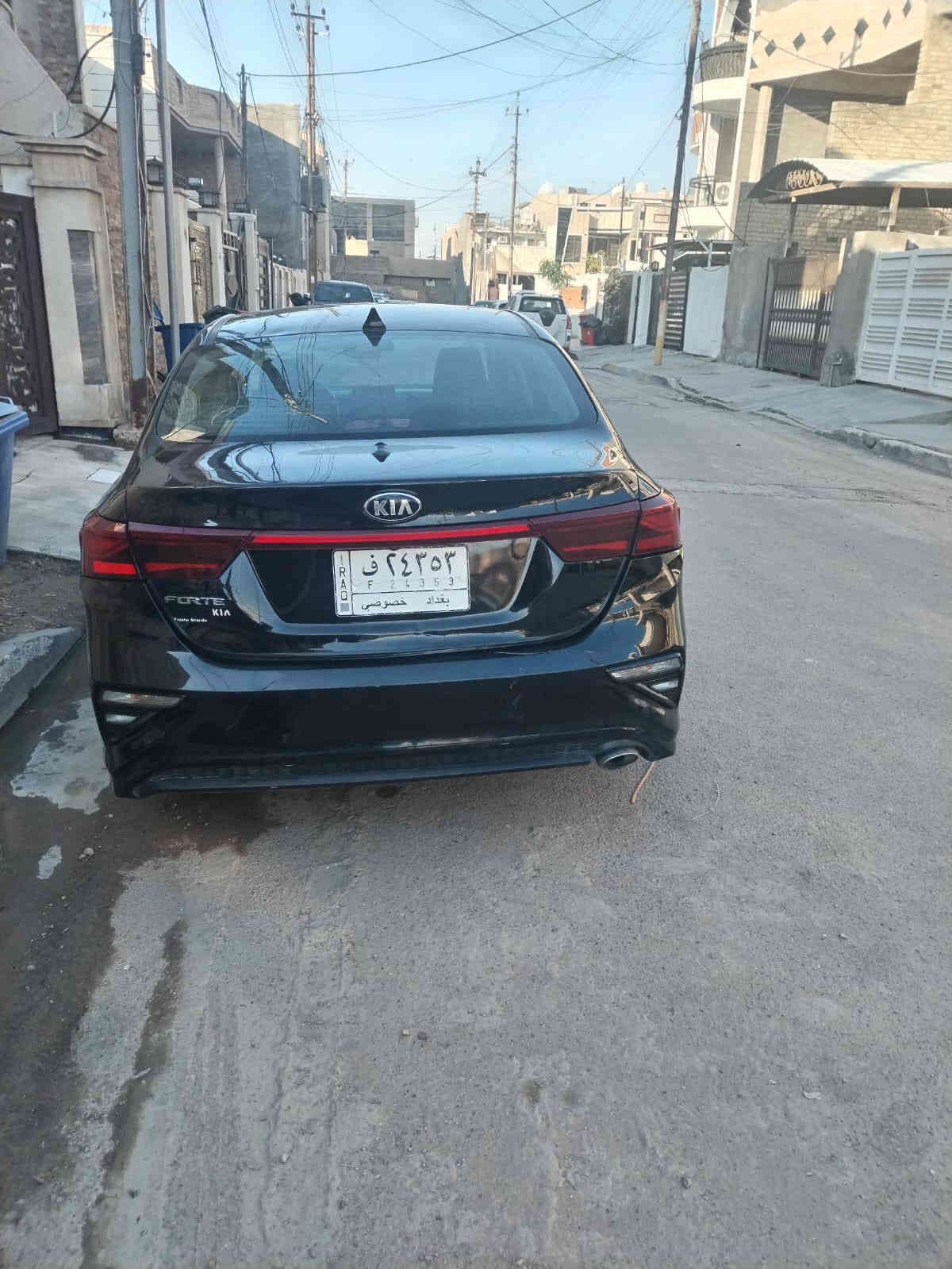 السلام عليكم ..
كيا فورتي وارد امريكي موديل 2019 رقم بغداد سنوية بأسمي 
ماشية 100.000 ميل
گير ATM 

الحادث..
بنيد وجاملغ جهة السايق مبدل وباب السايق صور الحادث مرفقة 
 وبيها طخات بالعراق موضحة بالصور
القمارة بيها رصعات اثر حالوب
المواصفات.. 
 كاميرا شاشة رادار وباقي المواصفات المعروفة

السعر 119 وبيها مجال 
مكاني بغداد حي الجهاد
***********
