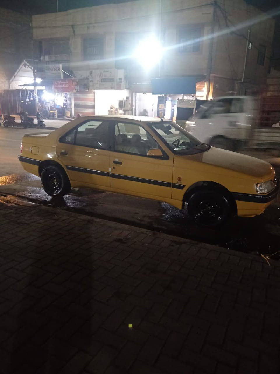 ‏السلام عليكم اخوان مكلف بالنشر رقم راعيهه موجود اتصلو عليه بيجو مديل 16 مكفوله من ظربه صبغ مكينه كير كلشي جاهز بس هلالات الوره سعر 51 وبيهه مجال   للشراي *********** مكان بغداد الحريه
