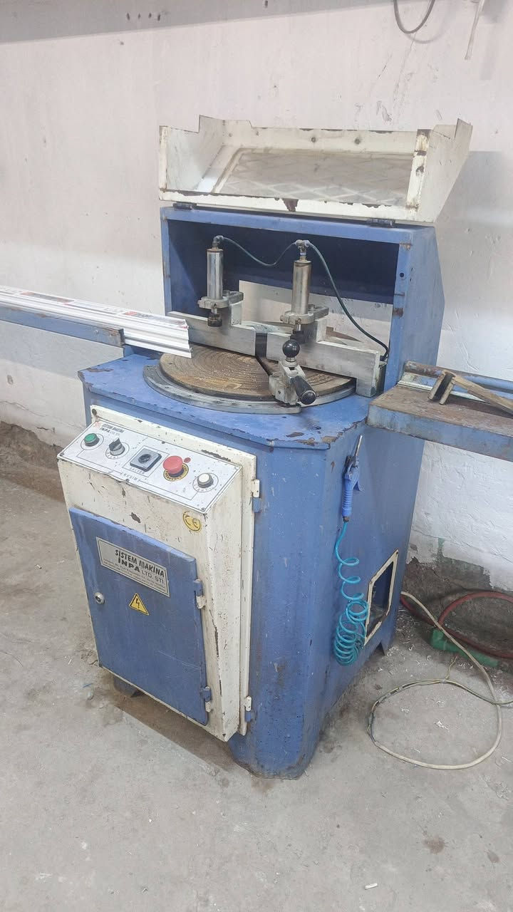 للبيع ثري فيز كلة شغال ماناقصة شي شرط الفحص سستم باب اول السعر 32ورقة رقم تواصل***********
