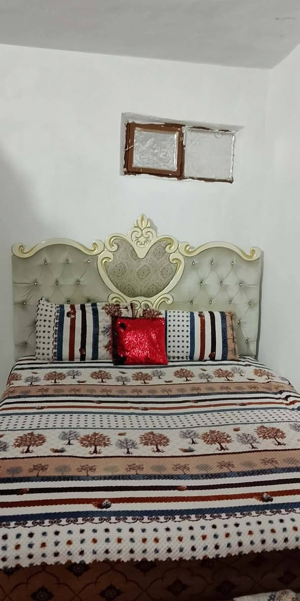 السلام عليكم غرفه نوم تركي 7قطع نضيفه حيل مكاني حي العربي سعر 400ومجال ***********وتساب
