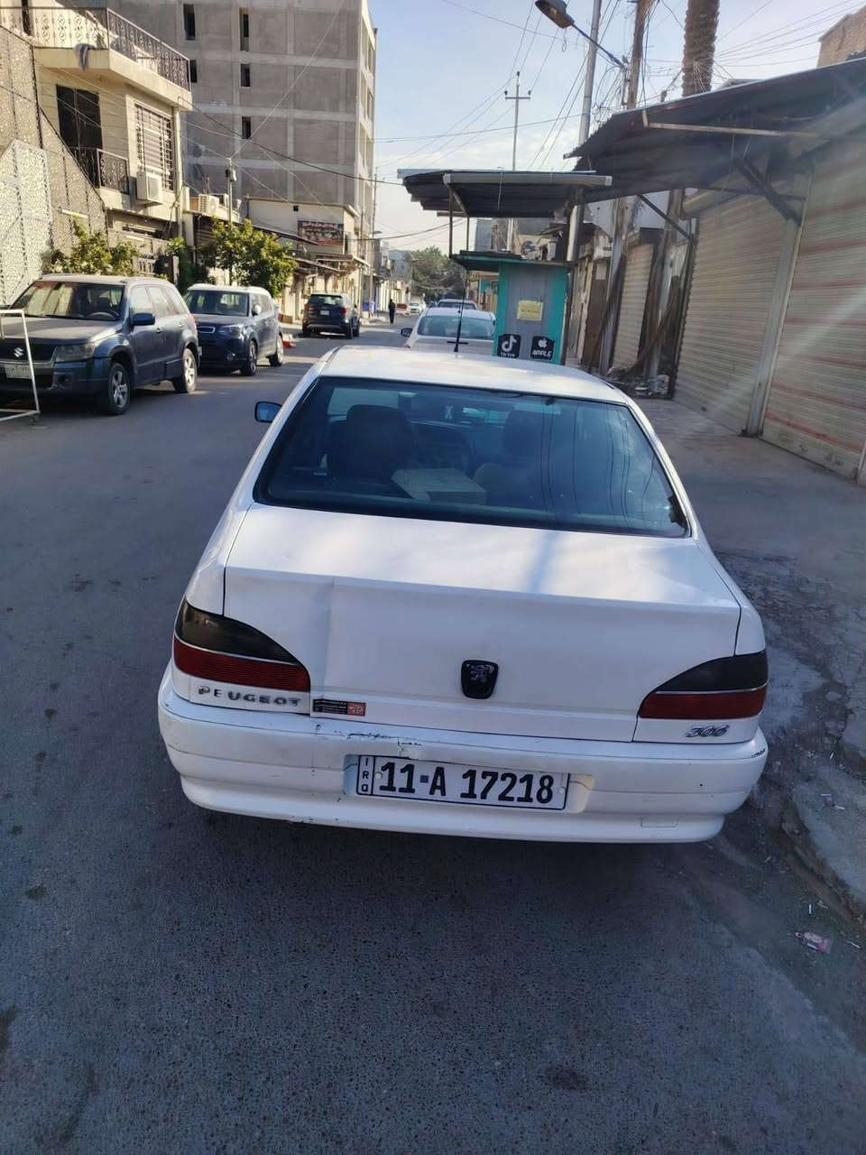 السلام عليكم للبيع بيجو ٣٠٦ فرنسي موديل ٢٠٠١ بيها صبغ نص باب خلف السائق بغداد الشراي يتصل ***********
