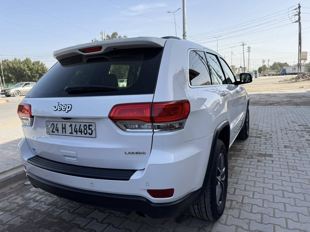 السلام عليكم
جيب لاريدو موديل 2018 وارد خليجي 

مكفوله من الضربه والصبغ والتبديل 

ماشيه 172 الف 

مواصفات الاريدو معروفه 

حساسات امامي خلفي 

كشنات جلد وكهرباء 

زراك لايت 

مري شفط +اشاره 

رقم دهوك نكليزي 

قبل شهر شادلها طابوكه مال حاويه زيرو 

السياره حلوه ماناقصه شي

مكان السياره نجف -كوفه 

السعر 255 وبيها مجال بسيط

رقم الموبايل 

***********
