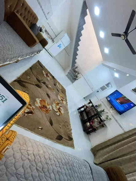 دار للبيع المساحه 400م بناء حديث 2025
يحتوي على غرفتين 5*4
صاله عدد اثنين قياسهم 6*4 و 5*4
استقبال 8*4 ونص
مطبخ بارد 5*4 + مطبخ حار 
صحيات داخليه وخارجيه
مساحة الحديقه والطارمه 200 متر 
العنوان ورديه خارج الشارع المشجر 
للأستفسار الاتصال على ***********
