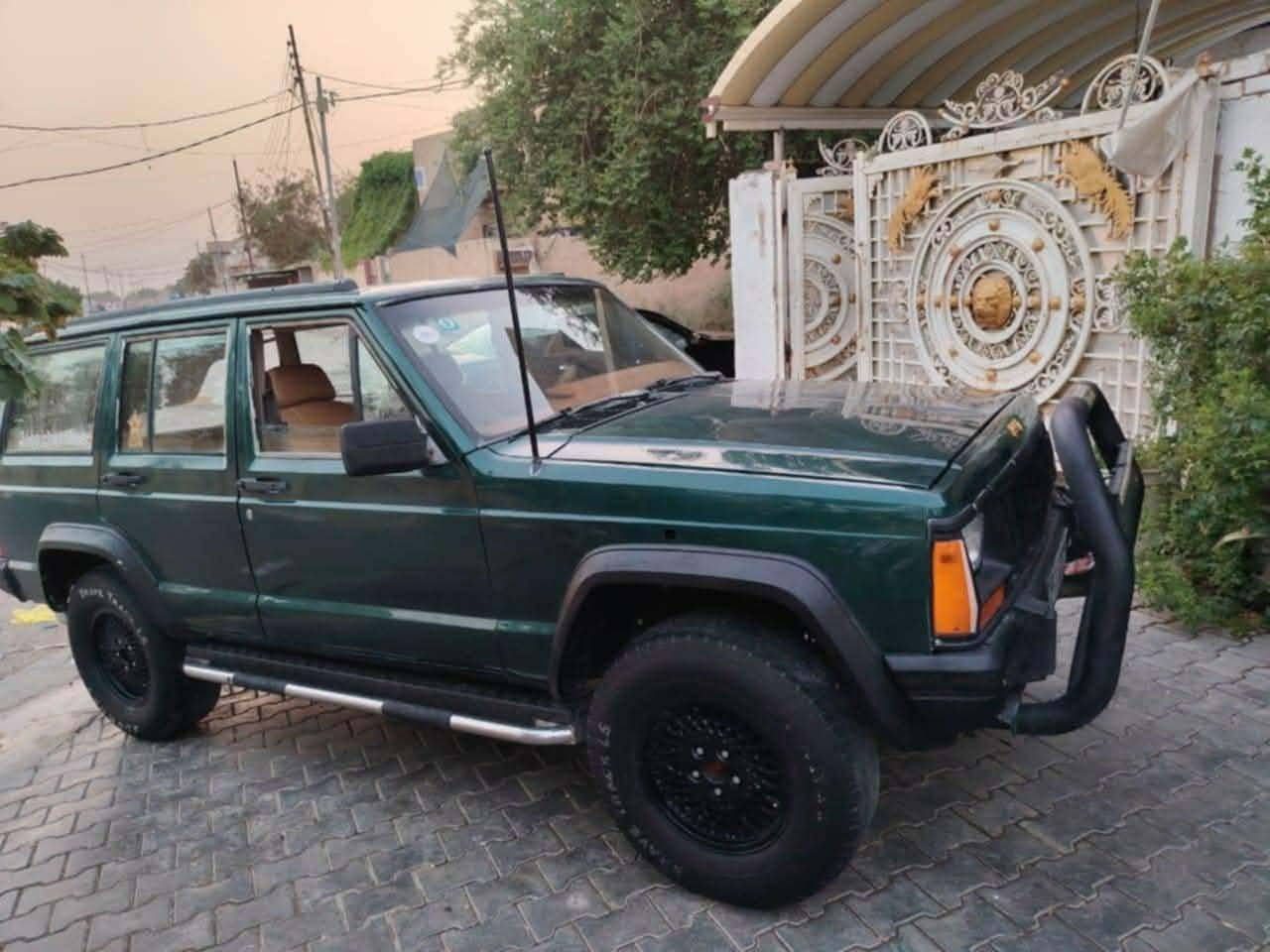 جيب شيروكي للبيع
مكيه وكبر بطه كفاله

حداديه خير من الله

الكهربائيتها شغاله 

السياراه احلى من صور 

رقم نجف باسمي لل2028

 رقم الهاتف***********
