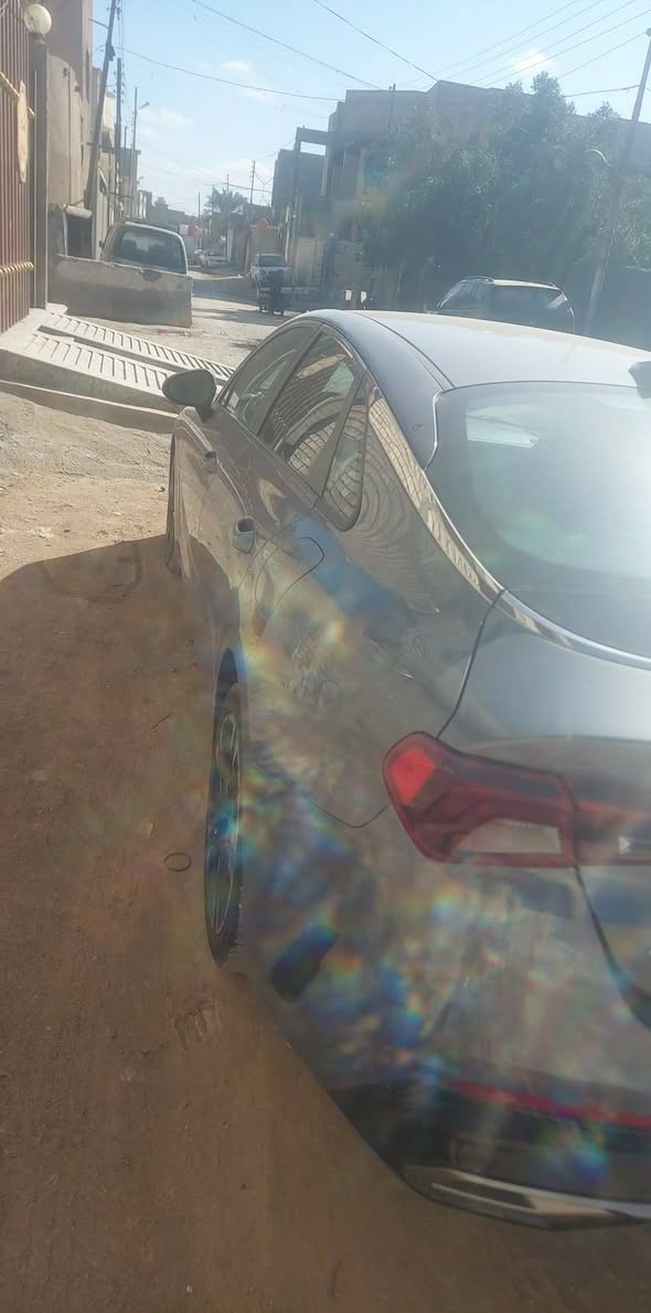 السلام عليكم
كي فايف 2021 وارد امريكي فقط بنيد 
بدون دواخل ولا اربايك وصور الحادث موجوده ب 
المنشور  سياره لا شخوط ولا بارد ابد
رقم اربيل دولي سنويه مجدده 
تريد تحويل تريد وكاله 
مكينه ١٦٠٠ تبريد مامفتوحه 
حداديه جديده 
تخم تاير 
تبريد 
مواصفات عاديه 
سياره جاهزه 
سعرها ١٤٨ 
***********
