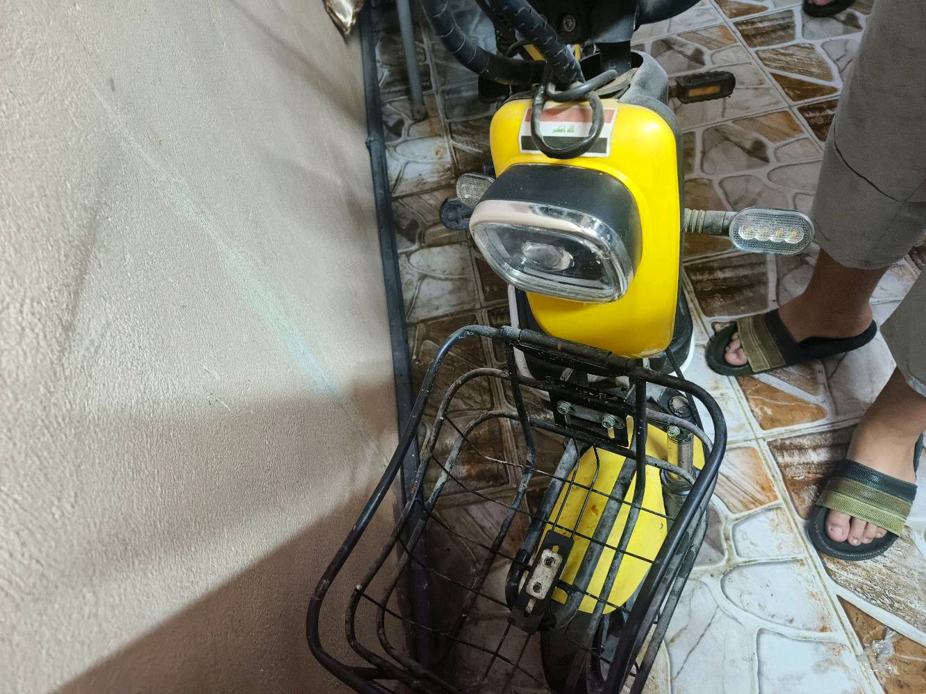 سعره100,000بي مجال قليل الباتري واكف بس مكاني موصل ايسر 
رقمي :***********