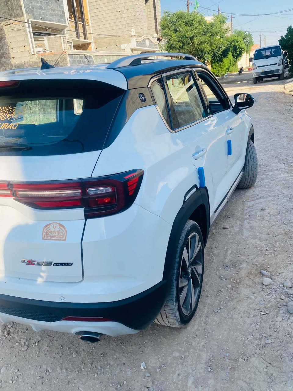 للبيع شانجان cs35 plus
موديل 2021 

نقص فقط كمبريسر 

رقم بغداد حرة 
السياره ماشية 133

المواصفات 
 وضعية قيادة رياضية
 مثبت سرعة ( كروز كونترول)
مكابح ABS
نظام للمساعدة اثناء النزول على منحدر HDS 
حساسات خلفية عدد 3 
نظام لتتبع ضعط الهواء في الاطارات
 تشغيل عن بعد
 قفل مركزي + مفتاح ذكي + تحكم بالمقود
 فتحات خلفية للتبريد
قطعتين تبريد
 شاشة العدادات LCD 7 inch
 مرايا جانبيه قلابه وتعدل كهربائيآ ومدفئة
مري شفط 
 بانوراما 
 كاميرا خلفية 360 درجة
 تحذير وتوقف تلقائي عند وجود سيارة مع توقف ذاتي قبل الاسطدام
 اضواء اماميه واضواء خلفيه LED 
 كشنات جلد طبيعي

الضرر مالتها بسونار مرفق بل منشور 

 #السعر 12 مليون و750 الف وبيها مجال

 للاستفسار  ***********
