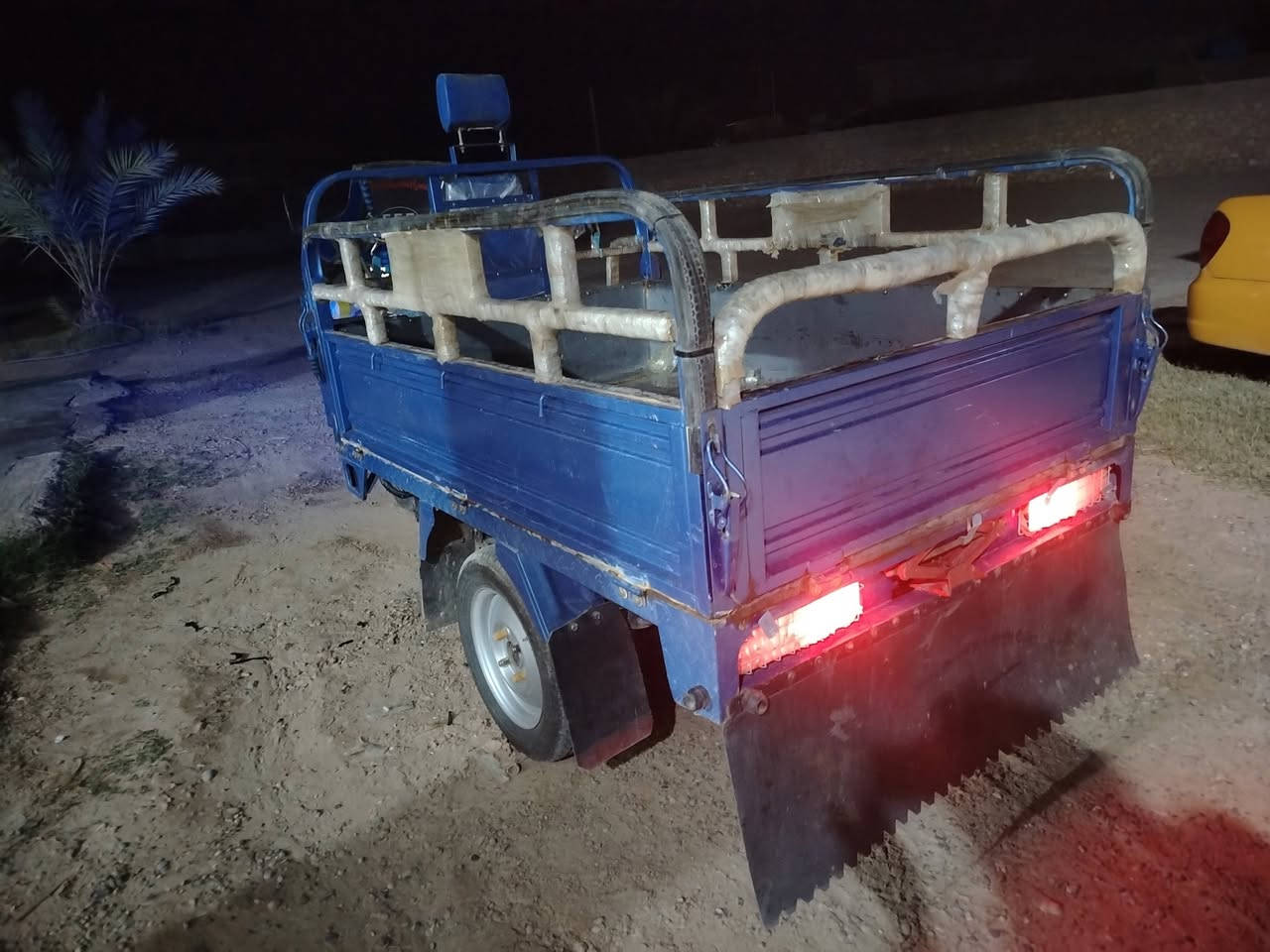 السلام عليكم ستوته للبيع موديل 23 طالعه بال 24 اوراق وقمرك وبدي مقلف هذا التصوير بعدها***********
