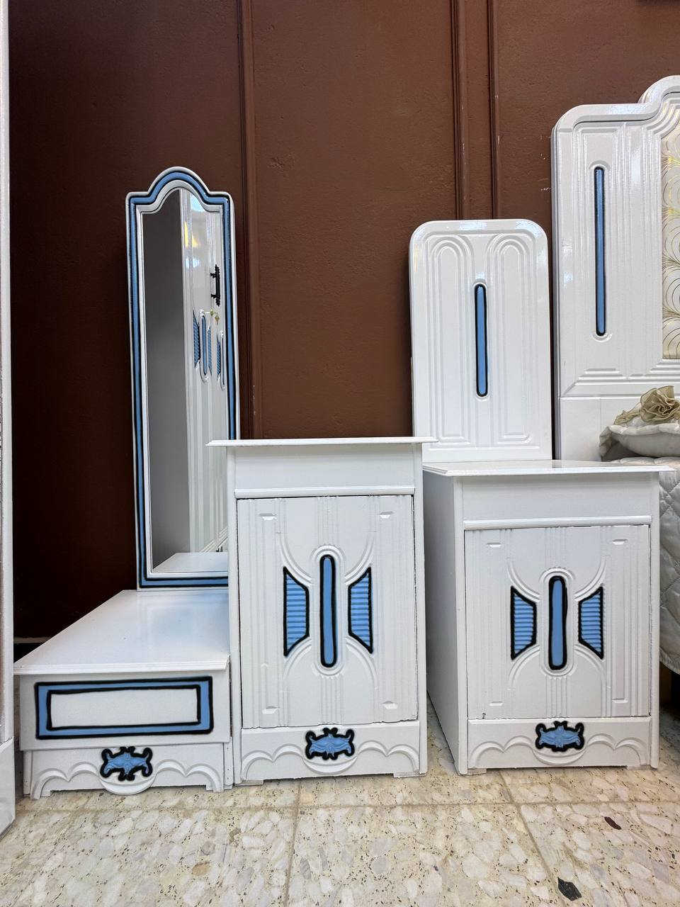 🧿بًسِمً آلَلَهّ آلَرحًمًنِ آلَرحًيَمً🧿

  { وَكَأَيِّن مِّن دَابَّةٍ لَّا تَحْمِلُ رِزْقَهَا اللَّهُ يَرْزُقُهَا وَإِيَّاكُمْ ۚ وَهُوَ السَّمِيعُ الْعَلِيمُ   }

#زبائننا_الكرام_نسعى_دائماً_لخدمتكم_وتلبية_طلباتكم_بكل_حب_واهتمام

#تخفيضات_وعروض_مميزة_بمناسبة_شهر_رمضان_الكريم

#عروساتنا_وعرايسنا_الحلوين_سوينالكم_تخفيض_على_غرف_النوم_بمناسبة_رمضان_الخير_والبركة

#العرض_لمدة_شهر_فقط_رمضان_فقط 
 😥#سارع_واحجزلك_غرفة_قبل_انتهاء_العرض

#موديلاتنا_رائعة_ومميزة بكل تفاصيها 

جميع الموديلات تتكون من   9⃣   قطع
 
#نوع_الخشب_صاج_عراقي_لكن_التصاميم_تركية  

مكونات الغرفة/
  1_كنتور
2_ زاوية
3_السرير  4_تاج عالي 5_تاج ناصي
  6_ميز جانبي 7_عدد 2  8_ميز مراية 9_ميز جزامة

قطعتين إضافية حسب رغبة الزبون  سعرها ❗75❗#شازلون_طابورية

كنتور 6 أبواب طابق واحد

ارتفاع  الكنتور 2,40
عرض 3,20

وجه الكنتور NDF  ٥ ملم

داخل الكنتور معاكس أبيض 3ملم

زاوية بارتفاع الكنتور

السرير 6 أرجل
عرض السرير 150 // طول السرير 200

الصبغ حراري درجة أولى

#خصم_50_الف_من_سعر_الغرفة 🎁#للعرسان
#التخفيض_شامل_لجميع_الموديلات_الفترة_محدودة

#والف_الف_مبروك_لعرسان_سنة_2026 ومبارك عليكم شهر رمضان
يتوفر خدمة توصيل وشد لكافة محافظات العراق 

✓ للتواصل أو لأي استفسار، يمكنكم مراسلتنا و نسعد بخدمتكم 🤝...

https://t.me/homemakinga


**إذا كنت صاحب هذا الإعلان وتريد حذفه لأي سبب، رجاءا أرسل رسالة إلى الدعم الفني**