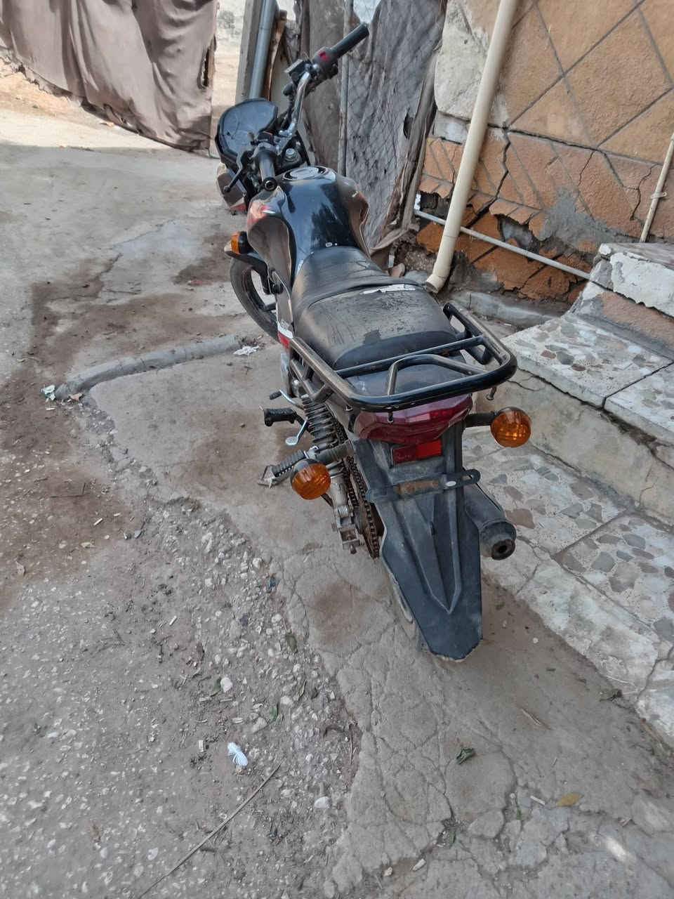 كي واي مرقم سنويه بأسمي سعر ٩٠٠ مكان طويريج قرب الإطفاء ***********
