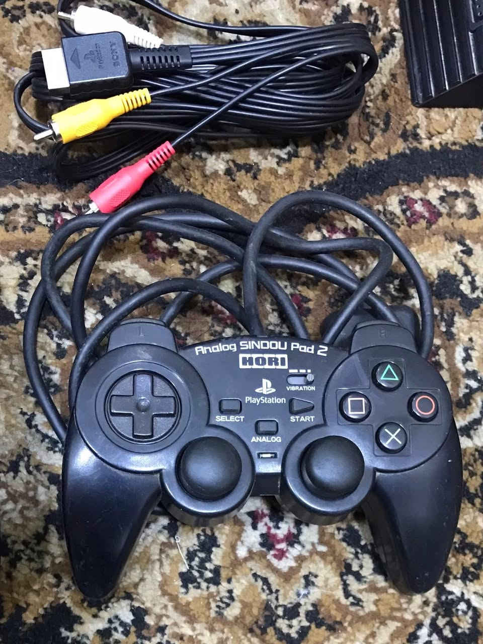 للبيع … الأندر في عالم playstation 2 الأصدار الأول نسخة المطورين TEST موديل DTL-H 10000 ياباني أصلي نظيف جداً + شاشة مونيتور إحترافي panasonic صناعة يابانية حجم 17 + جوستك إحترافي + جوستك وايرلس + عصا تحكم + قاعدة بلي + ميموري أصلي + فلاش + كيل AV أصلي + كيبل كهرباء


**إذا كنت صاحب هذا الإعلان وتريد حذفه لأي سبب، رجاءا أرسل رسالة إلى الدعم الفني**
