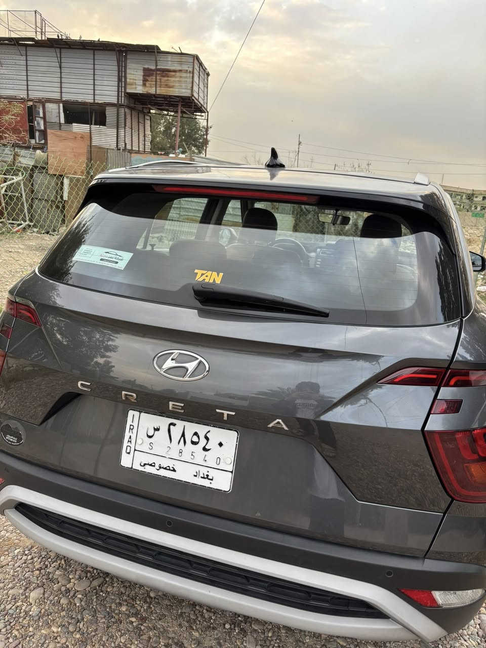 السلام عليكم ..كريتا 2023 للبيع
كريتا ٢٠٢٣ فول مواصفات ومكفولة من الصبغ يعني قطرة ما بيها .. بيها مجرد تكحيل بسيط بالباب الخلفي مثل ما موضح بالصور وبيها فوك مثل الشي طاب بالسكف بس ما نافذ جوة مجرد من الغلاف .. السيارة ماخذها زيرو من الشركة وع ايدي ومداوم عليها صيانة دورية بالشركة وتبديل الدهن كله اصلي من شركة هيونداي .. فول مواصفات :
باناروما 
تحكم بالمري 
مري شفط 
تحكمات ستيرن 
تدفئة كشنات 
وباقي مواصفات الفول المعروفة عن الكريتا 
محرك ١٥٠٠ دبل نوزل 
.
.
للاستفسار الاتصال ع الرقم 
***********
