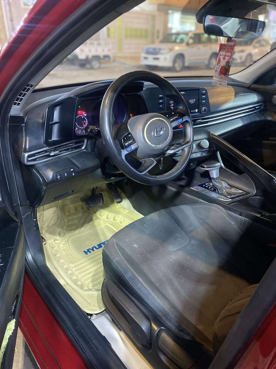 السلام عليكم انترة موديل 2021 معوقين  حادثهة بنيد مبدل وجاملق امامي مبدل  السعر ١٣٥وبيهة مجال ل شراي العنوان الناصرية مركز/////***********///
