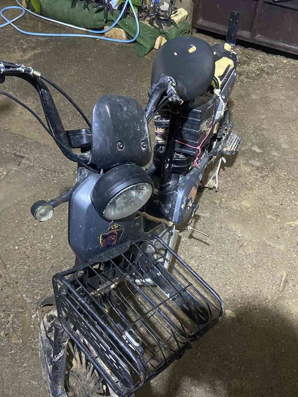 باسكيل شحن للبيع مابيه أي عيب وكلشي بيه شغال.    
أربعه بطاريات 
سعره ١٢٥ 
رقمي#***********
