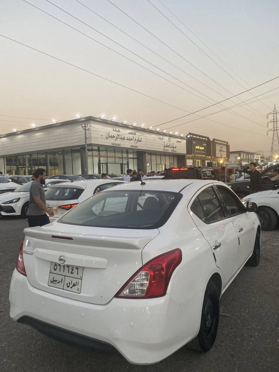 نیسان سەنی مۆدیل ٢٠٢٠ سەیارەکە ١دەرکەی سبوخە لێوە چامرخو دەرکەکیش ساردە کوتە سەیارەکە ١٣٠هەزار رۆیە فەحسو هەزەی بەسەر چووە بۆ سحرەکەش پەیوەندی بکەن بەم ژمارەوە *********** أربيل, العراق
