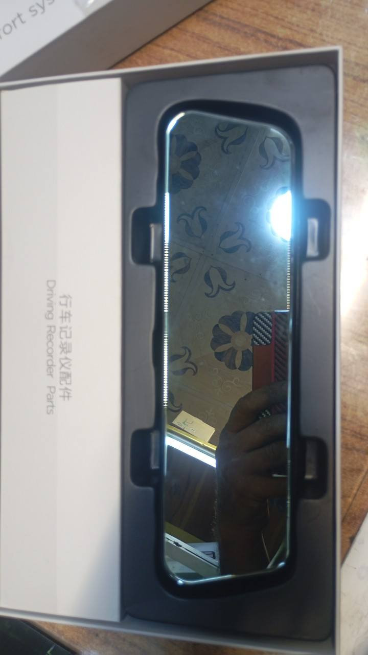 تصوير 4k و2K و1080 
واي فاي جي بي اس 
تستقبل رام 256 G
تصوير خلفي امامي 
وبيها كومة مميزات تحتاج تفعيل اشتراك مع الشركة


**إذا كنت صاحب هذا الإعلان وتريد حذفه لأي سبب، رجاءا أرسل رسالة إلى الدعم الفني**