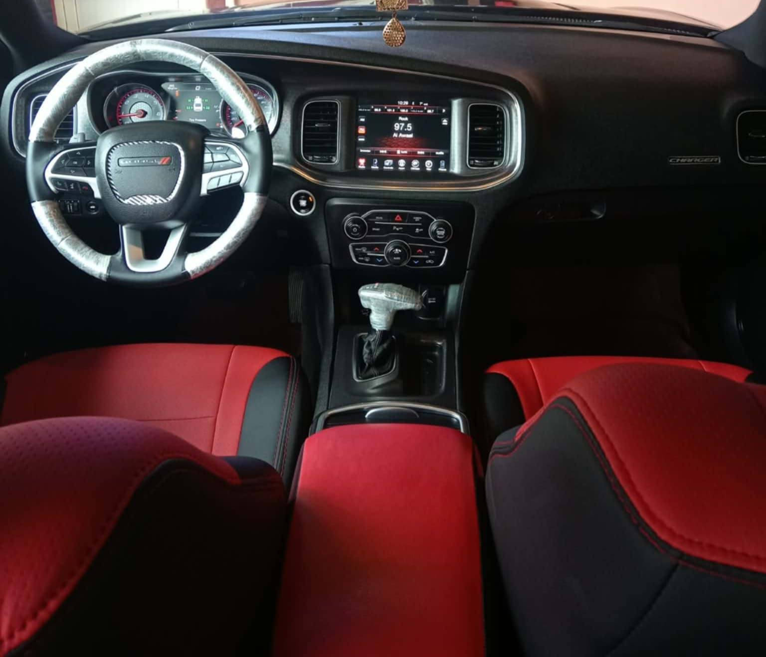 السلام عليكم
............ للبيع او مراوس حسب القناعه.........

_____جارجر SXT 2017 فول الفول RALLYE
رقم اربيل سنويه وهزة ورقام جديده شرط تحويل 

موصفاتها فول معروفه

شفتات استيرن

كشنات جلد لونين

 هيتر وكهرباء

كلاص حار بارد

خزن ميموري

سماعات باين

رادر امامي

دمام خلي

حساس خلفي

كاميرا خليفه

فتحه

بصمه

تشغيل عن بعد

تايرات 20

_______________________________

كير مكينه كلو شرط

السيارة مواصفاته رالي معروفه

لون اسود

____ السيارة كلين بيها ثلث اماكن بارد فقط___

بدون صبغ بدون حادث

جديده السيارة

_____(سعرها-210-)_____بيها مجال بصيط

عنوان موصل

رقمي ***********
