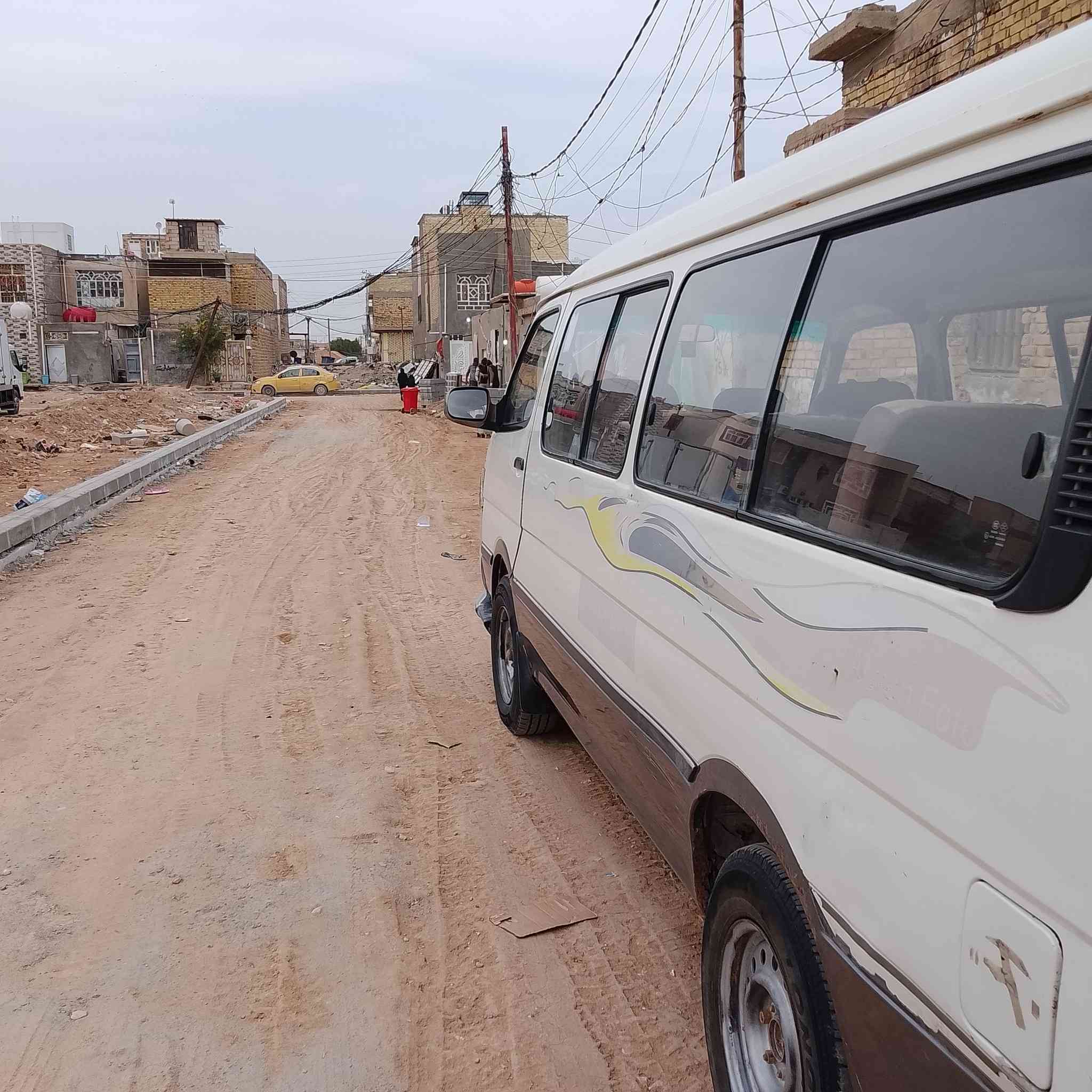 سلام عليكم سيارة فتون الوان  مديل14 للبيع سنويه عضم عاج  بسم مواطن  سيارة حداديه جديده تخم تاير خير من الله مكينه وكير واكسن جدد كفاله مكان نجف سعر 33 وبيها مجال رقم ***********
