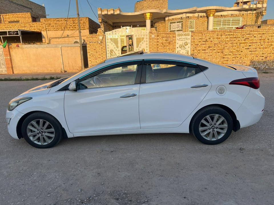 السلام عليكم النترا موديل 2014 كفاله عامه وارد خليجي مكينه وكير كفاله 1800 حداديه جديده تخم تاير جديد تبريد ثلج كهربائيات كلها شغاله سنويه 2027 ارقام انكليزي السعر 65 وبيها مجال  مكان السياره ميسان العماره رقم الهاتف ***********
