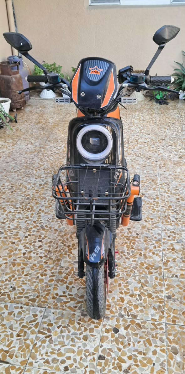 السلام عليكم
ماطور شحن نوعية R9 للبيع او المراوس بماطور بزونة 

🔴فول مواصفات

 🔴خمس بطاريات

🔴تشغيل عن بعد

🔴تشغيل نظام الكارت

🔴تشغيل سويج
🔴نظام بك R

🔴لايت زينون عالي وناصي

🔴بي مسجل بلوتوث

🔴ستاند موبايل

🔴الماطور بي 4 سرعات 

🔴سرعتو 99 والحقيقية 70

🔴ضد المي

الماطور ينقصو فقط بطاريات 

السعر 375 وبي مجال

المكان موصل حي سومر

للأستفسار ***********
